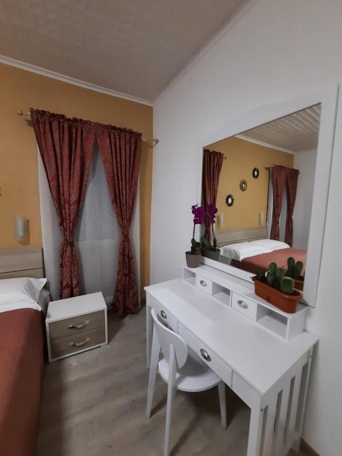 Viccinella House Appartement Capranica Buitenkant foto